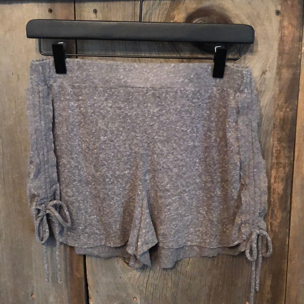 Free People Shorts in Gray Size Medium